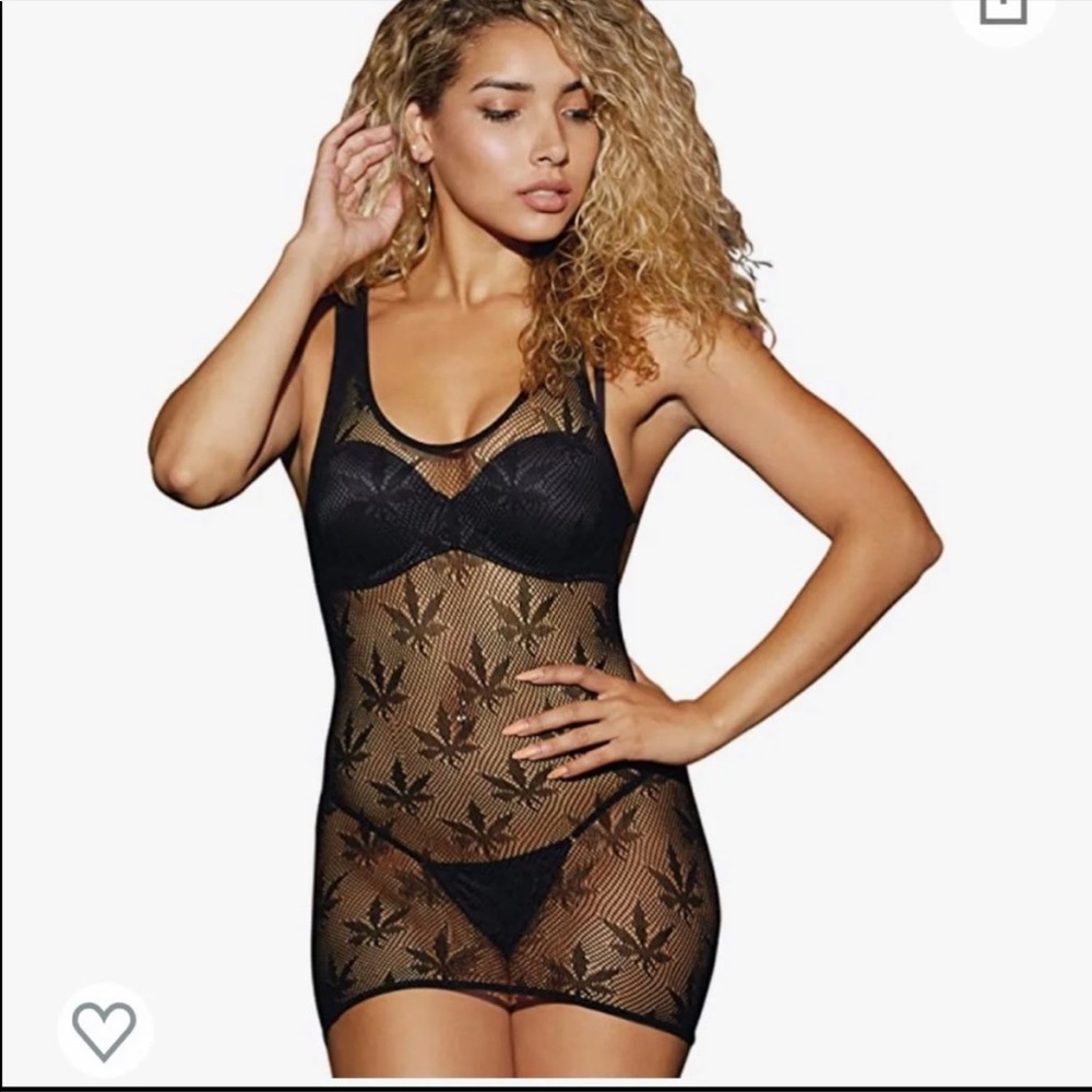 High Demand Fishnet Chemise with Allover Leaf Pattern Size Small/Medium